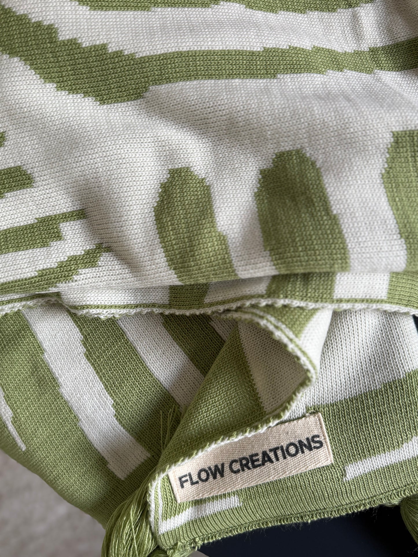 Ruhe Throw Blanket Light Green(reversible design)