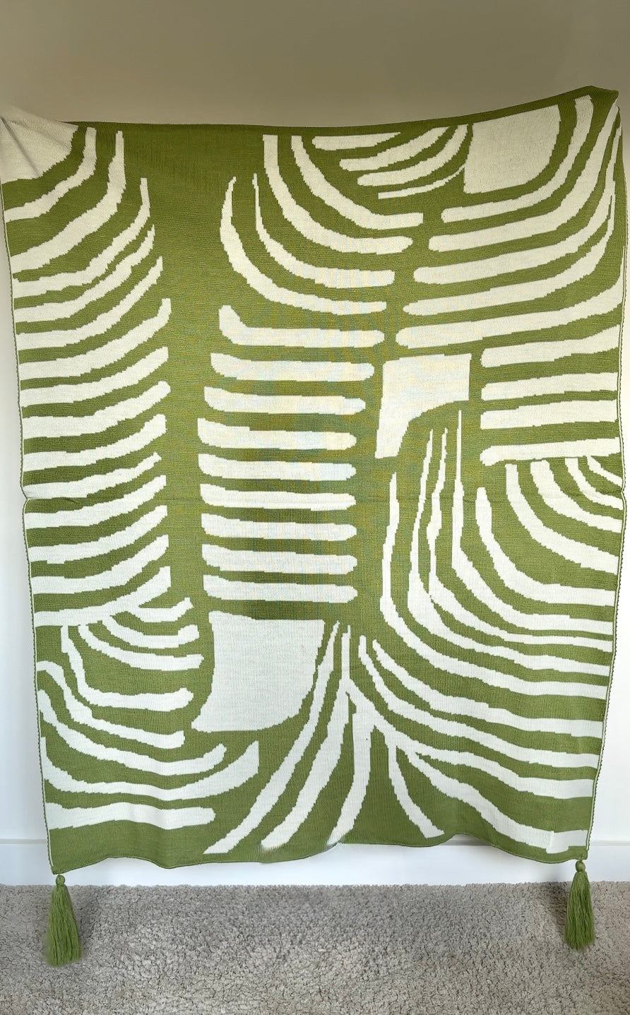 Ruhe Throw Blanket Light Green(reversible design)