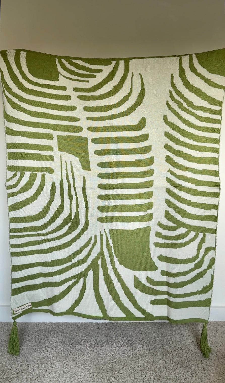 Ruhe Throw Blanket Light Green(reversible design)