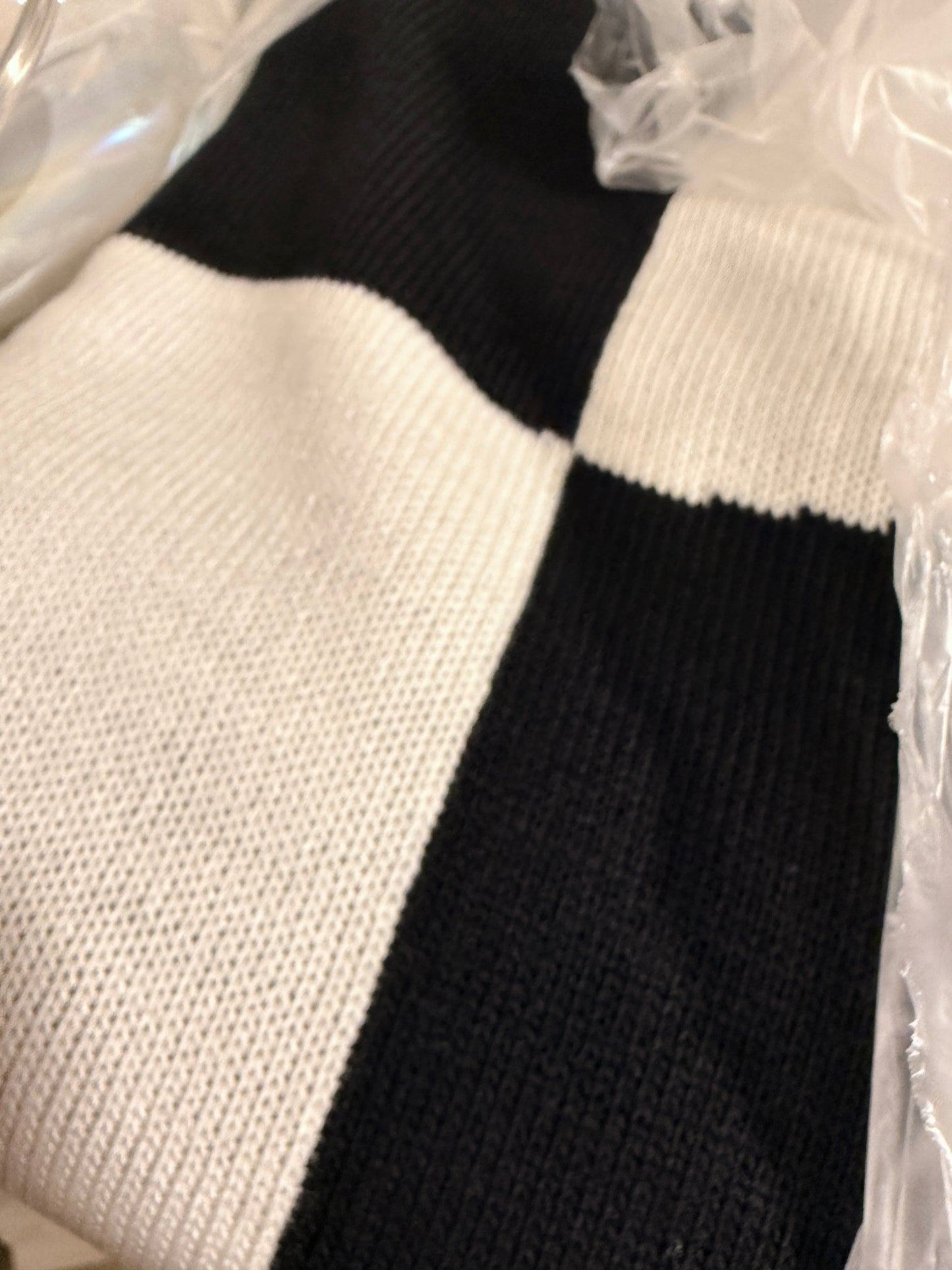 Vivid Throw Blanket B&W