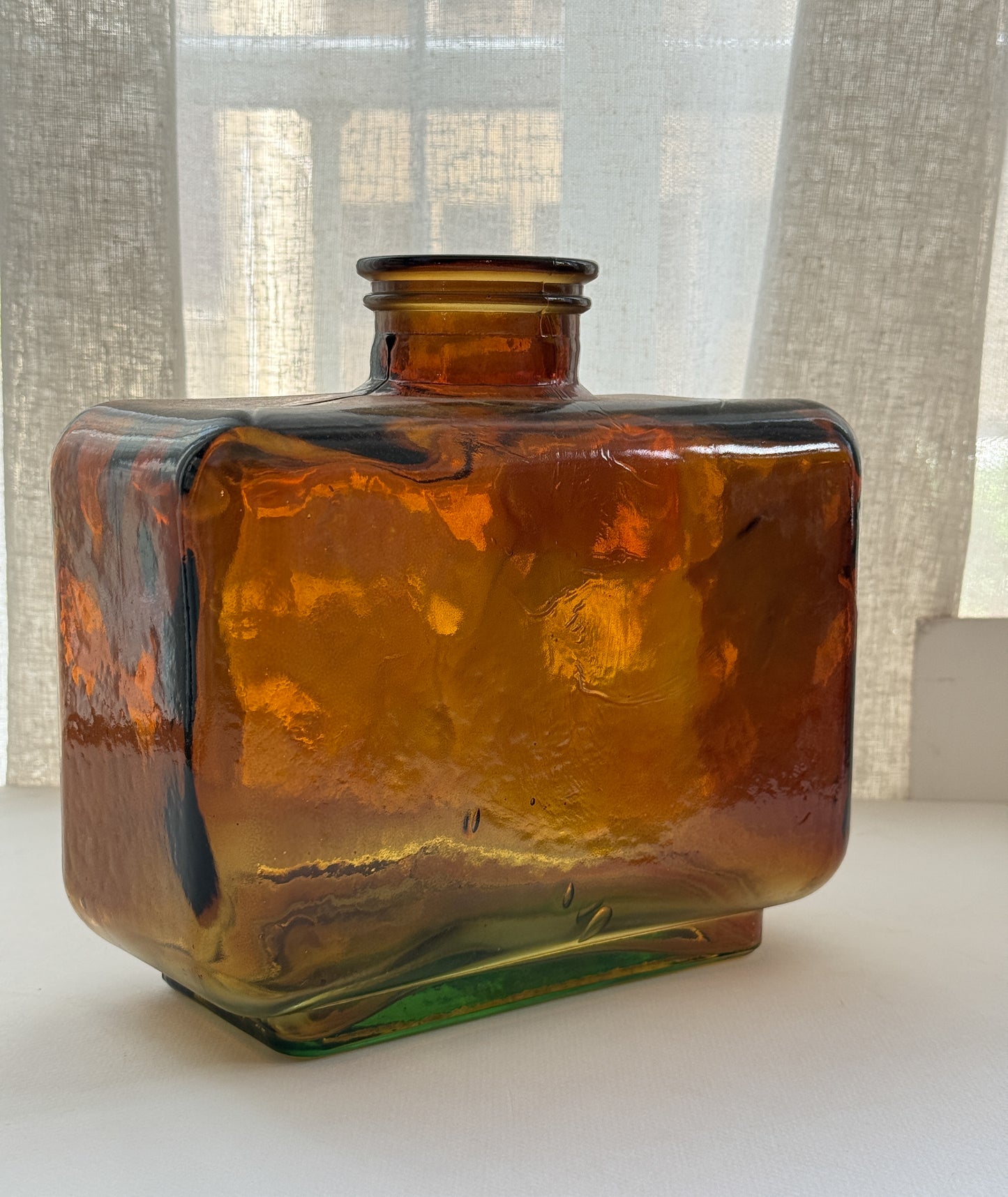 Lilly Vase(colors available)