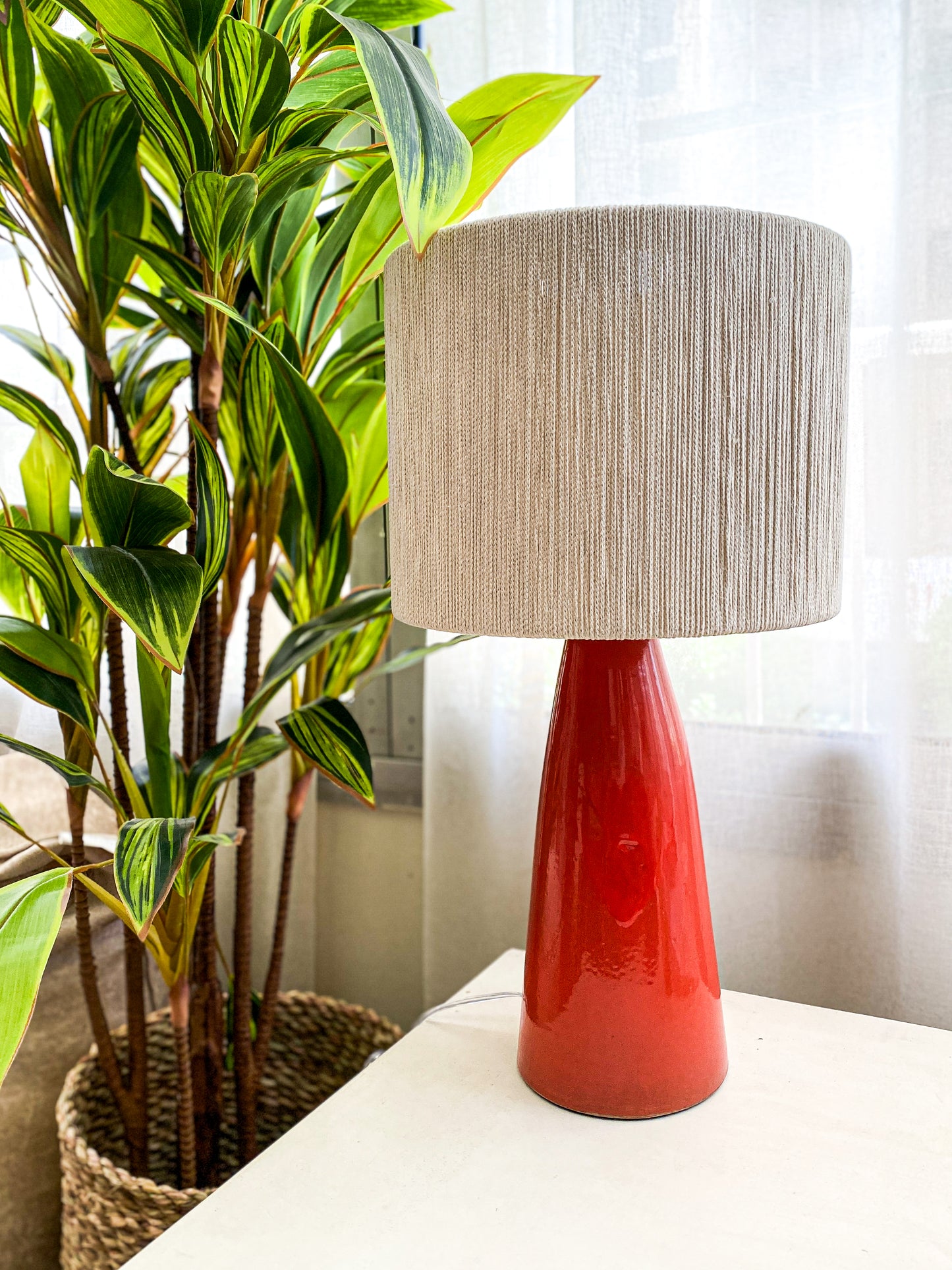 Rooi Table Lamp